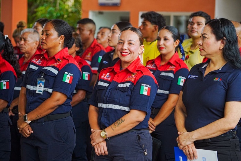 entrega-uniformes-vehiculo-prestaciones-pc-bomberos-zihuatanejo-2026-gob.jpeg