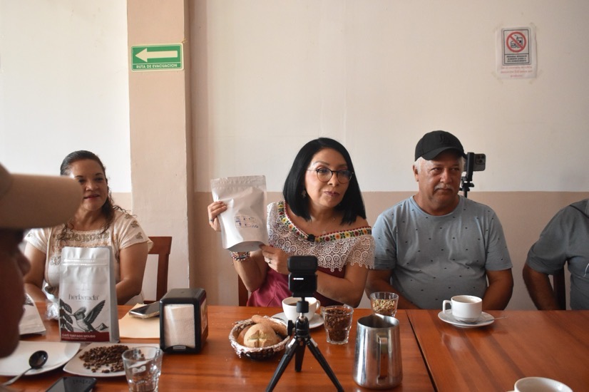 esthela-caficultores-atoyac-2026.jpeg