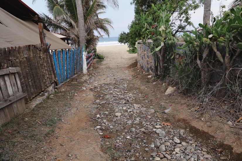 arranca-construccion-acceso-playa-larga-2026-zihuatanejo.jpeg