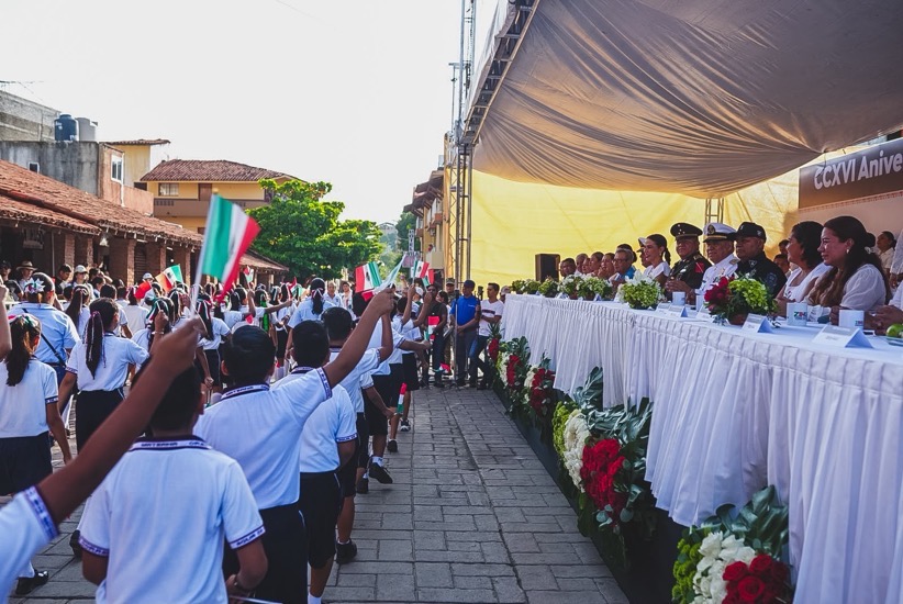 desfile-zihuatanejo-2026-independencia.jpeg
