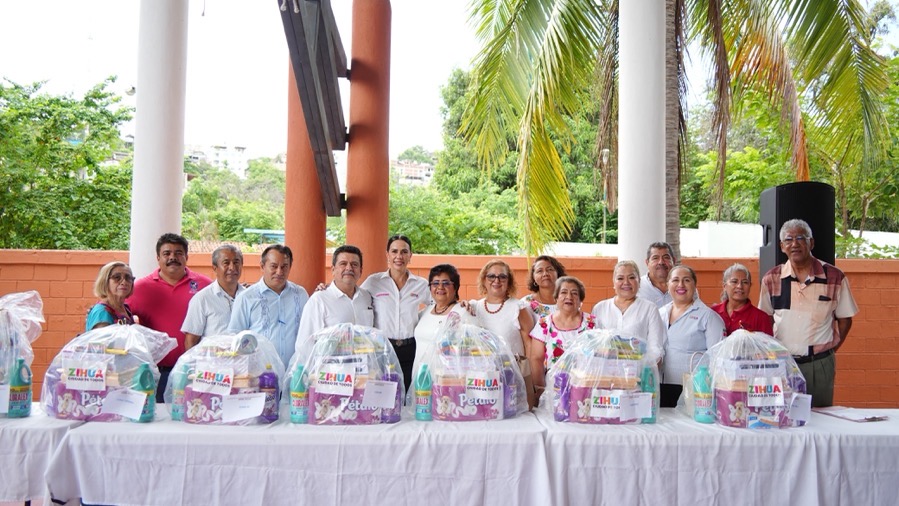 entrega-material-escuelas-gob-zih-2026.jpeg
