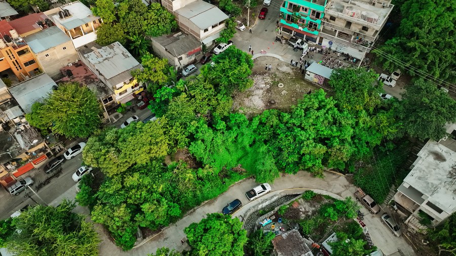Arranque de construcción del parque recreativo en la colonia Silverio Valle en Zihuatanejo