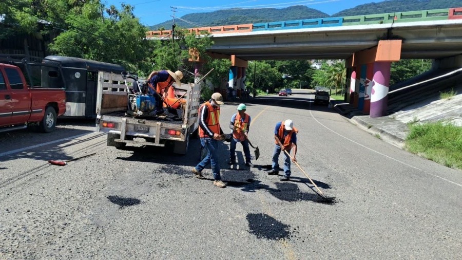 bacheo-ixtapa-zihuatanejo-2026-gob-zih-oct.jpeg