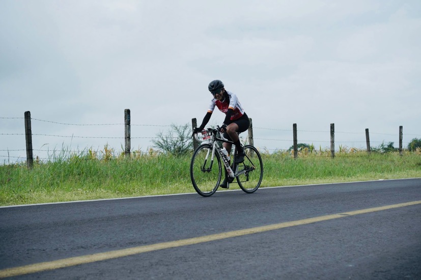 ciclistas-zihuatanejo-desafio-mexico-by-la-vuelta-.jpeg
