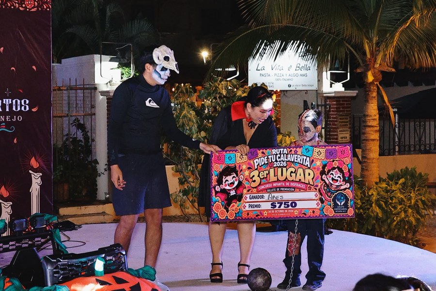 Participante del tercer lugar del Concurso Infantil de Disfraces del Festival de Día de Muertos 2026 en Plaza Ixtapa