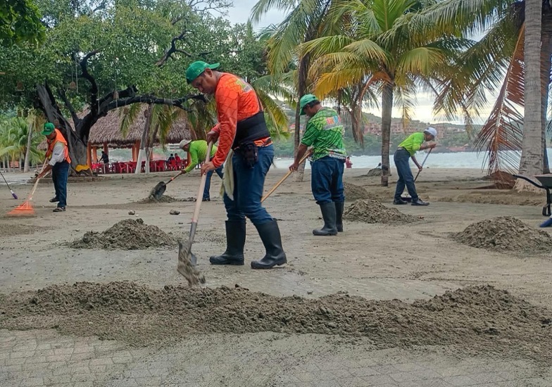 labores-limpieza-zihuatanejo-2026-oct-lluvias-.jpeg